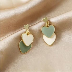 BRAND NEW 💚18K Gold Plated Asymmetrical Colorful Double Heart Drop Earrings